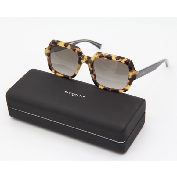 Givenchy Accessories - NEW GIVENCHY SUNGLASSES GV7153/S SX7 WOMEN’S EYEWEAR GIVENCHY GV 7153/S HAVANA